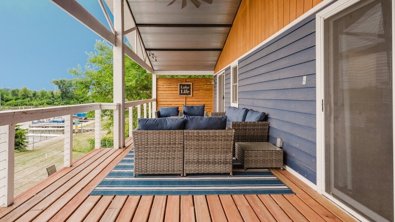 Photo of Patio Balcony in Wonder Lake