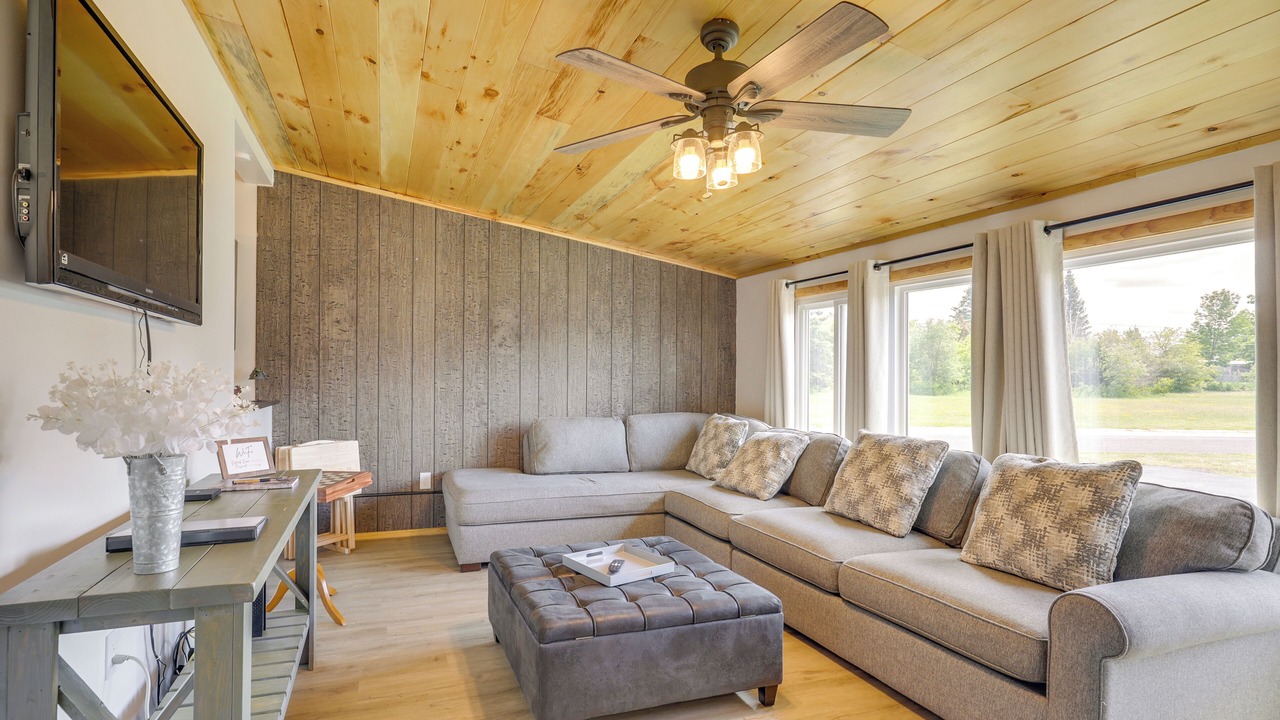 Photo of Livingroom in White Pine