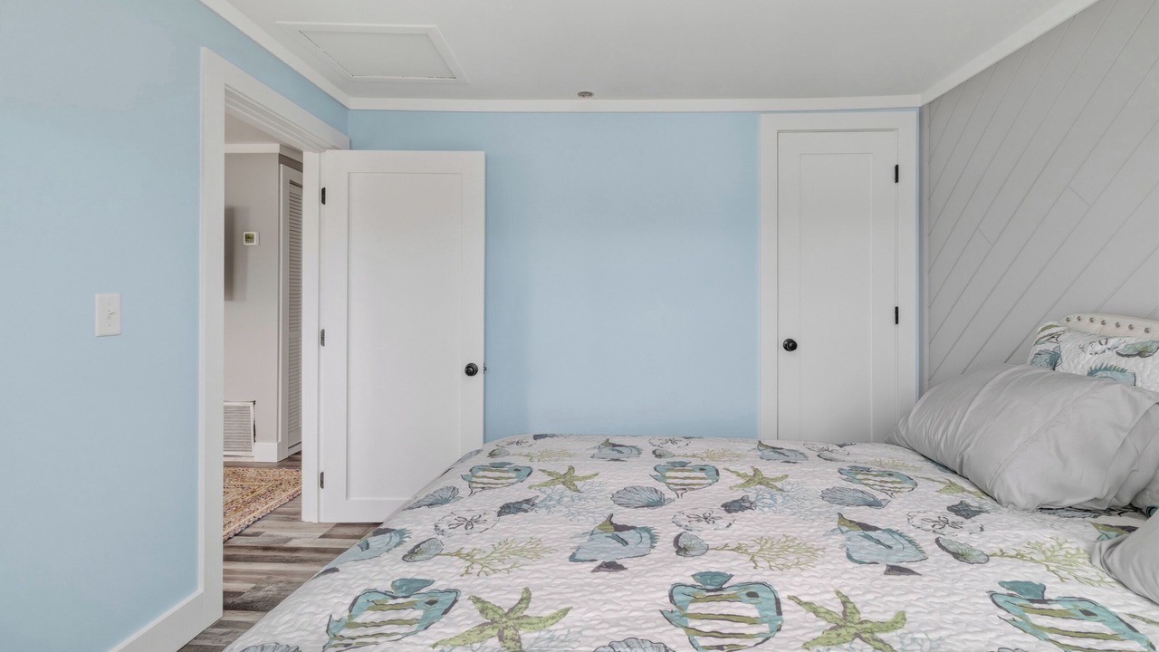 Photo of Bedroom in Six Lakes