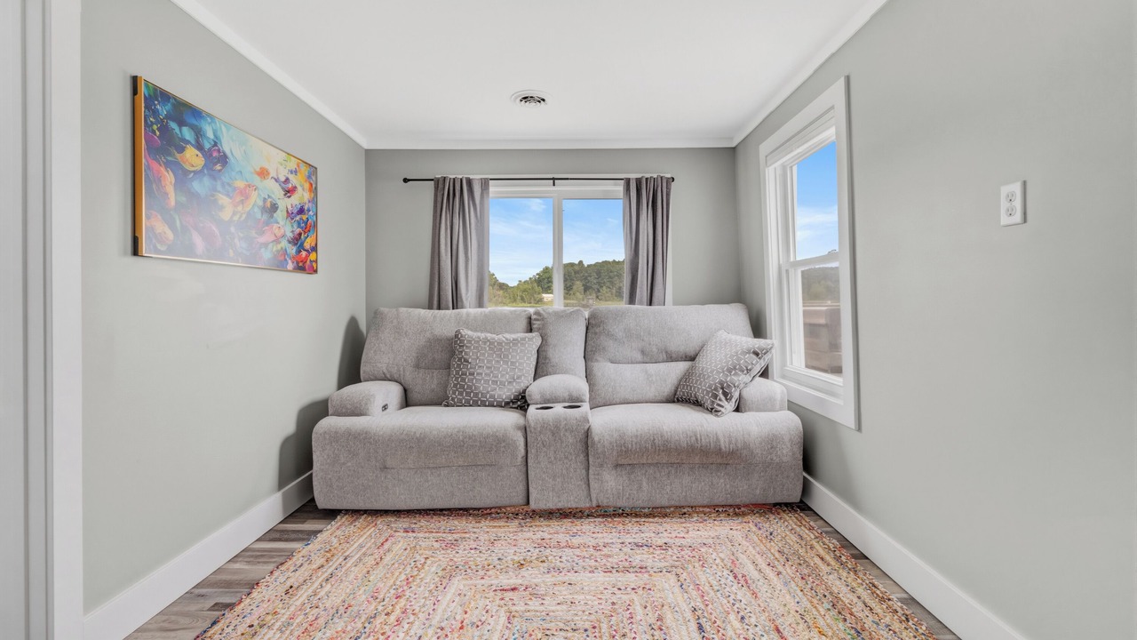 Photo of Livingroom in Six Lakes