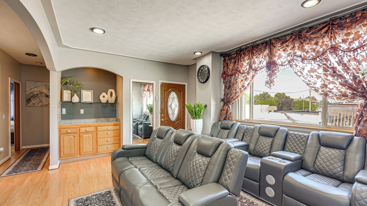 Photo of Livingroom in Comstock Park