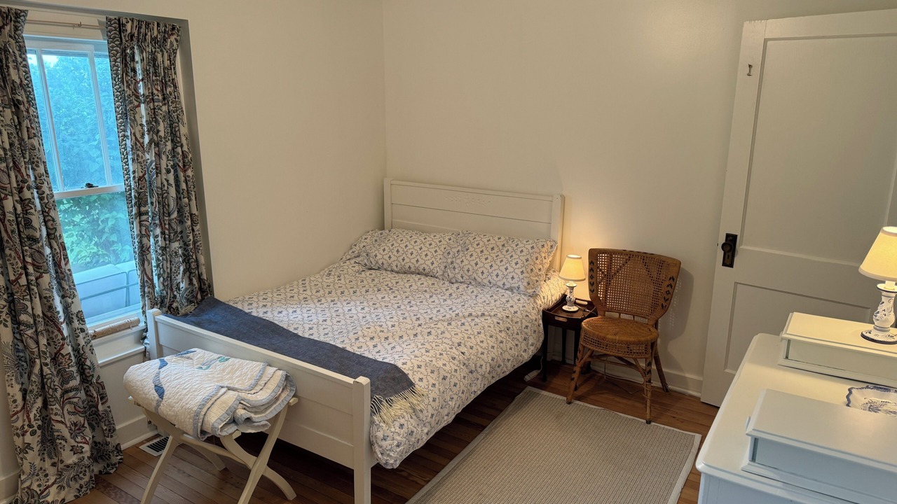 Photo of Bedroom in Forest Beach