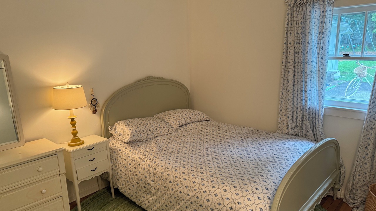 Photo of Bedroom in Forest Beach