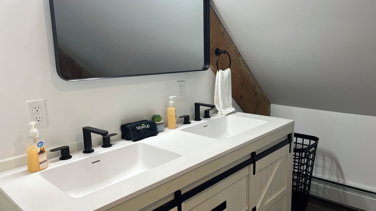 Photo of Bathroom in Laurium
