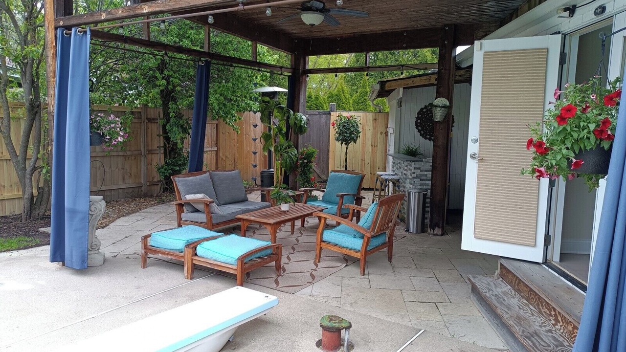 Photo of Patio Balcony in Glenview