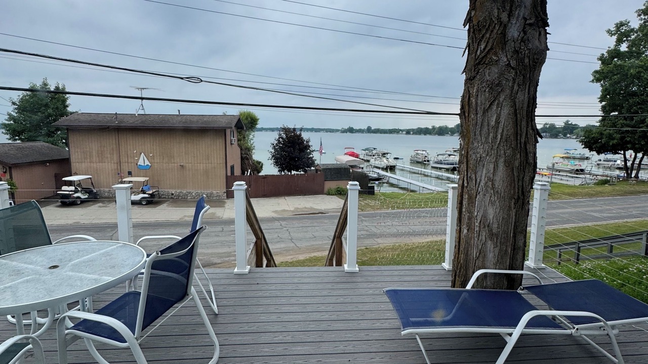 Photo of Outdoor in Crystal