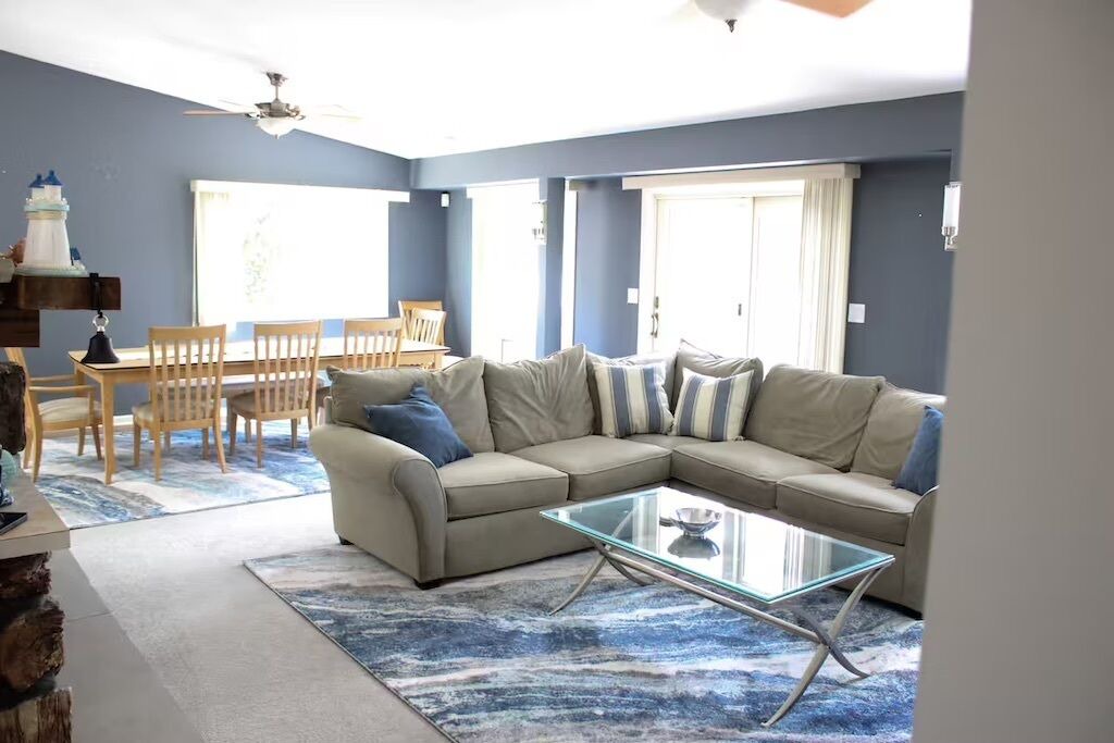Photo of Livingroom in McHenry