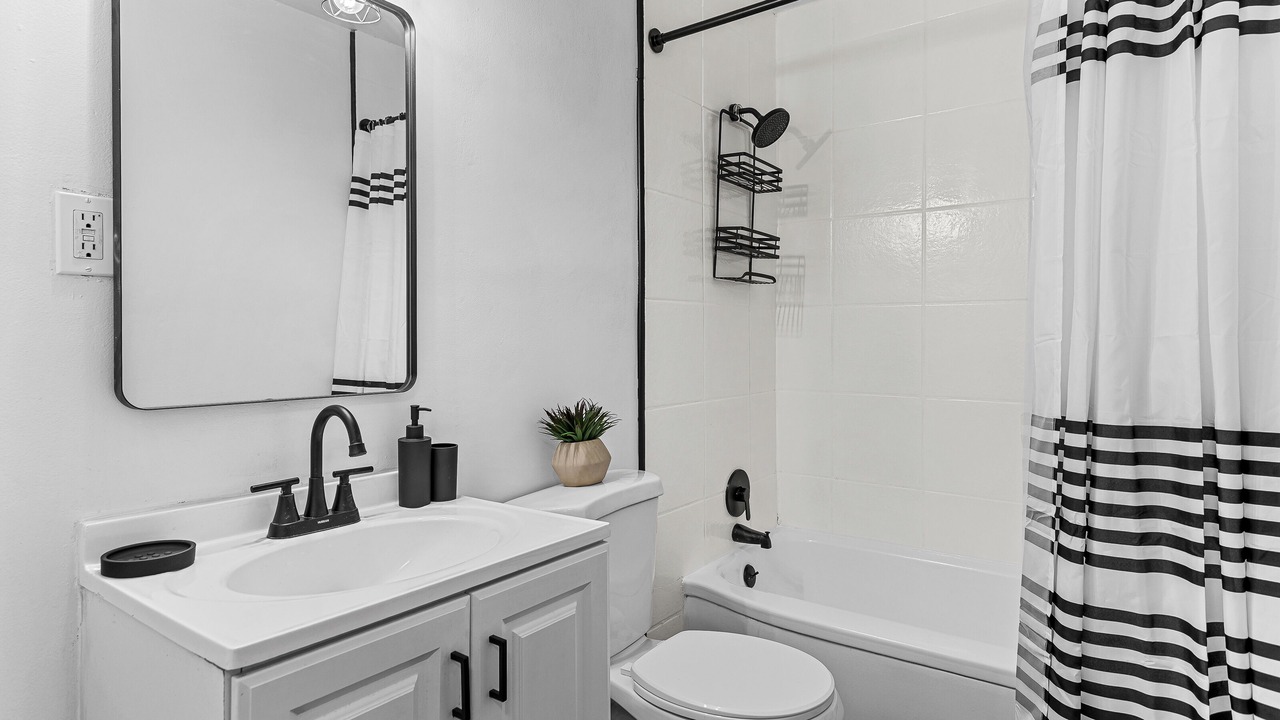 Photo of Bathroom in Melvindale