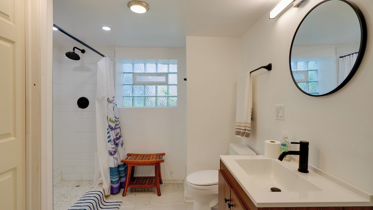 Photo of Bathroom in Greater Grand Crossing