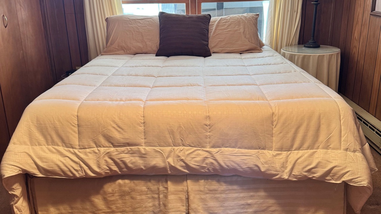 Photo of Bedroom in Lake