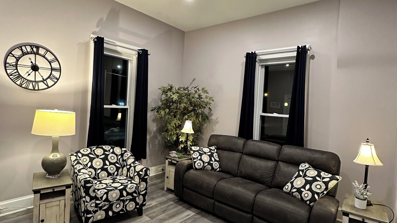 Photo of Livingroom in Saranac