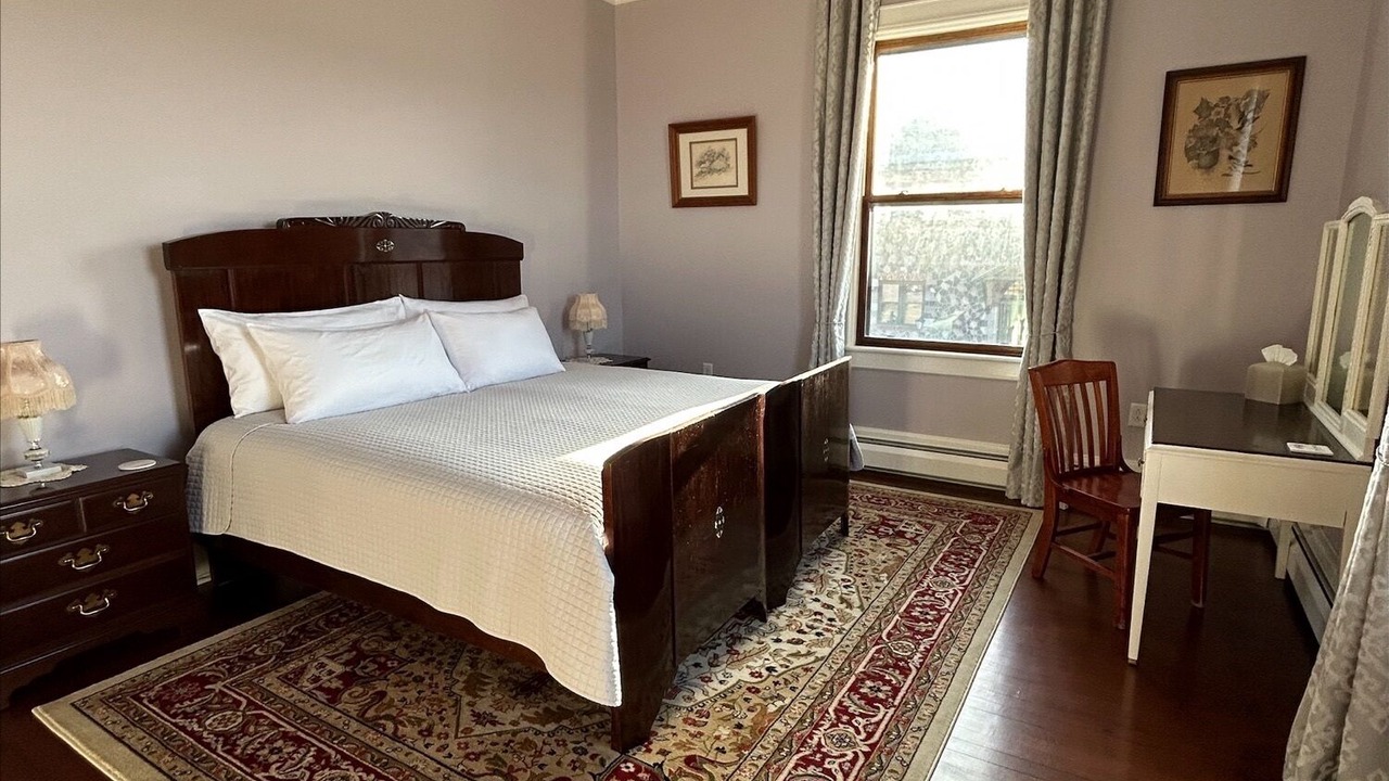Photo of Bedroom in Calumet
