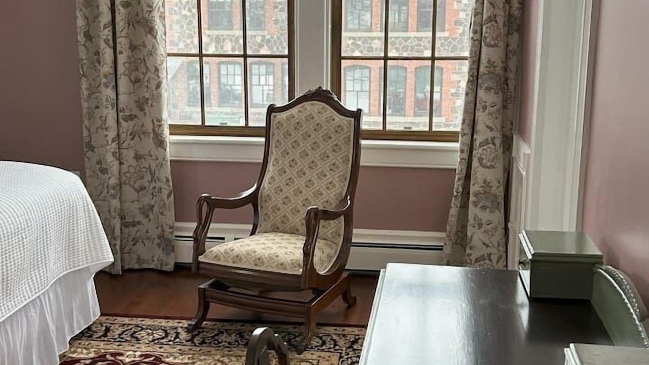 Photo of Bedroom in Calumet