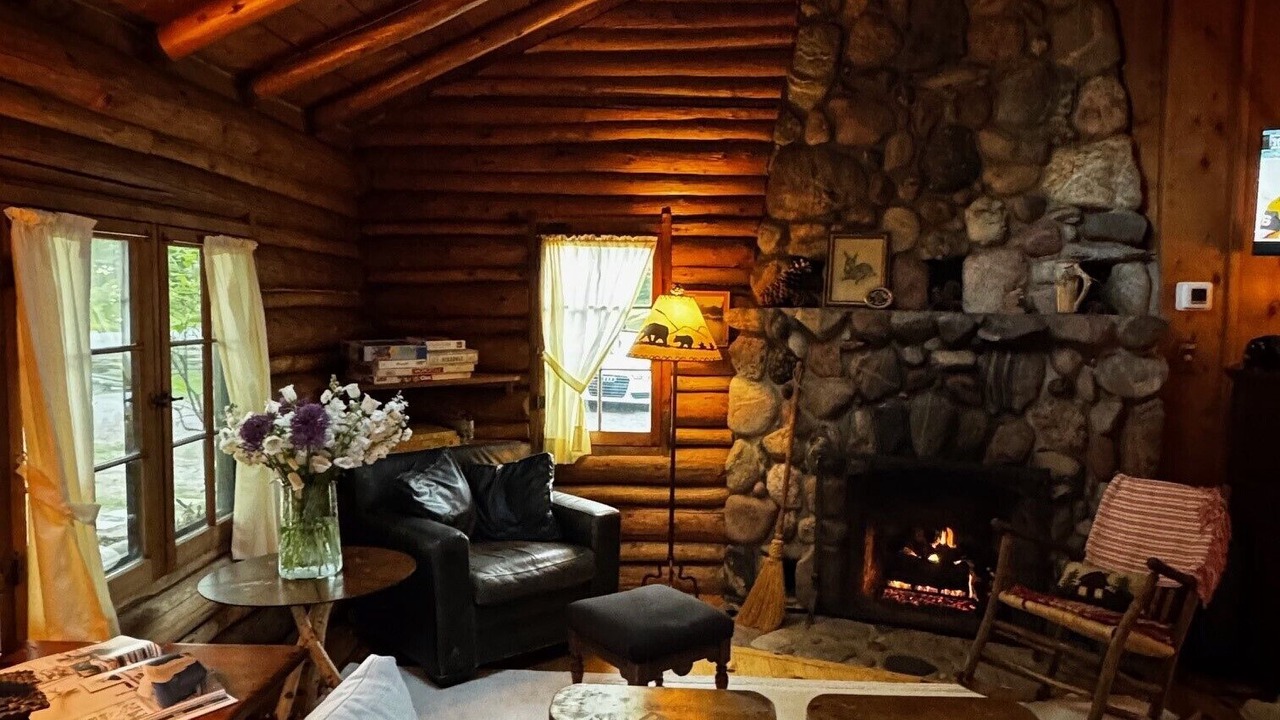 Photo of Livingroom in Forest Beach