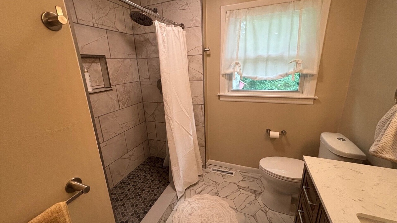 Photo of Bathroom in Town of Pines