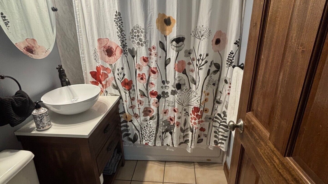 Photo of Bathroom in Town of Pines