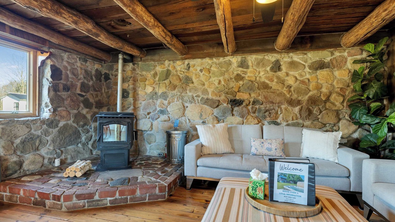 Photo of Livingroom in Allegan