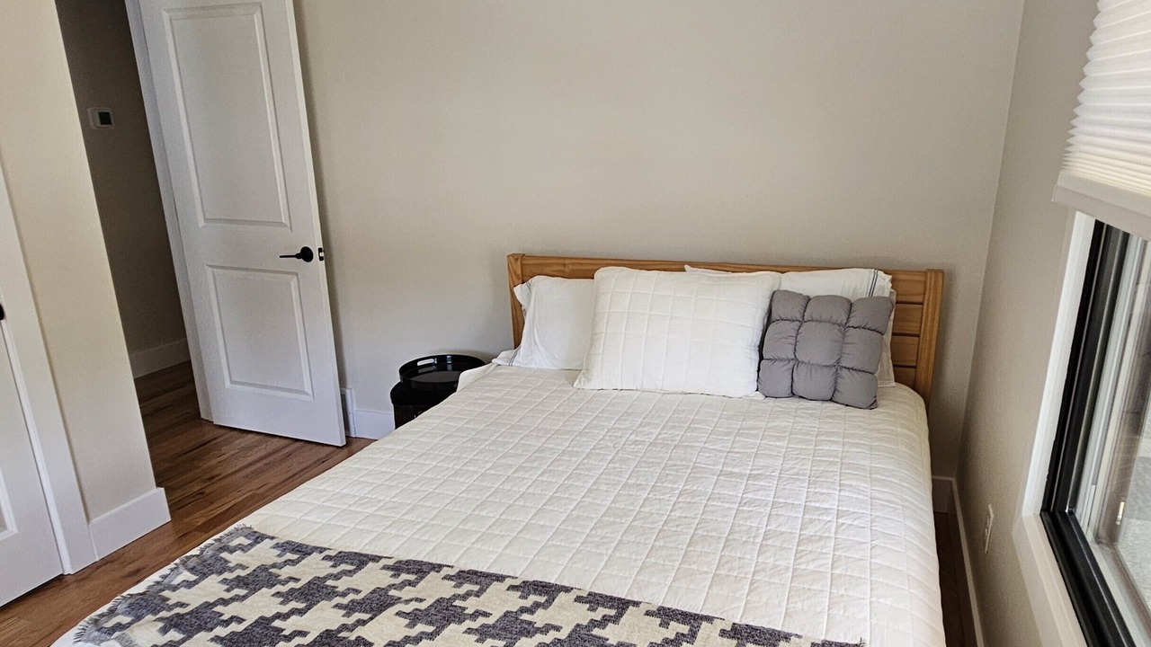 Photo of Bedroom in Northport