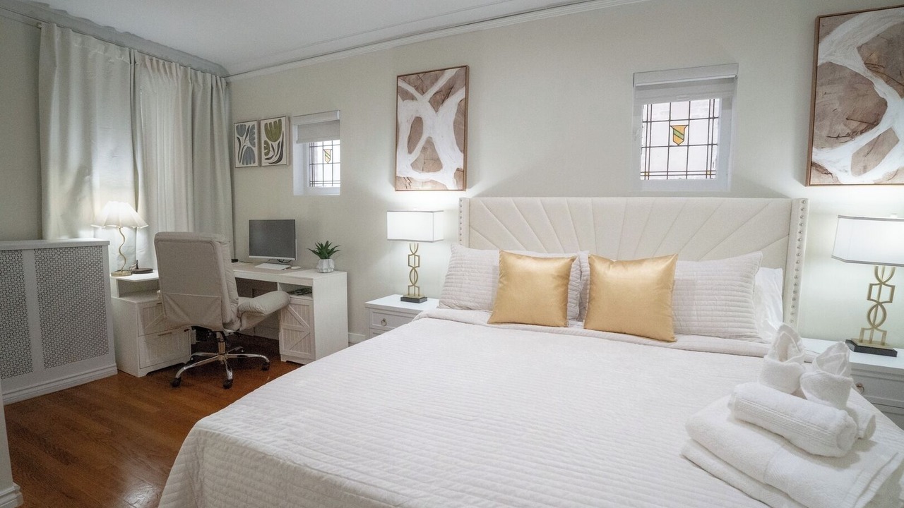 Photo of Bedroom in Rogers Park