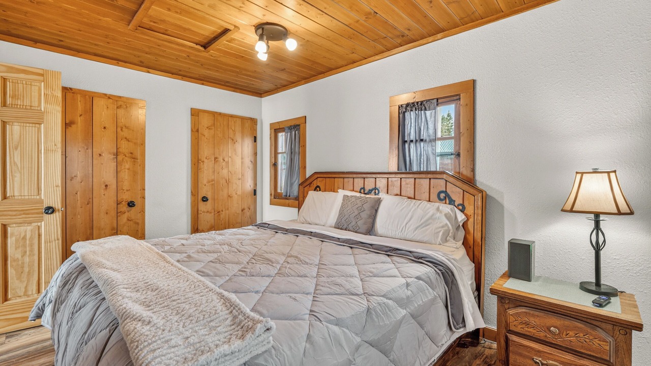 Photo of Bedroom in Curtis