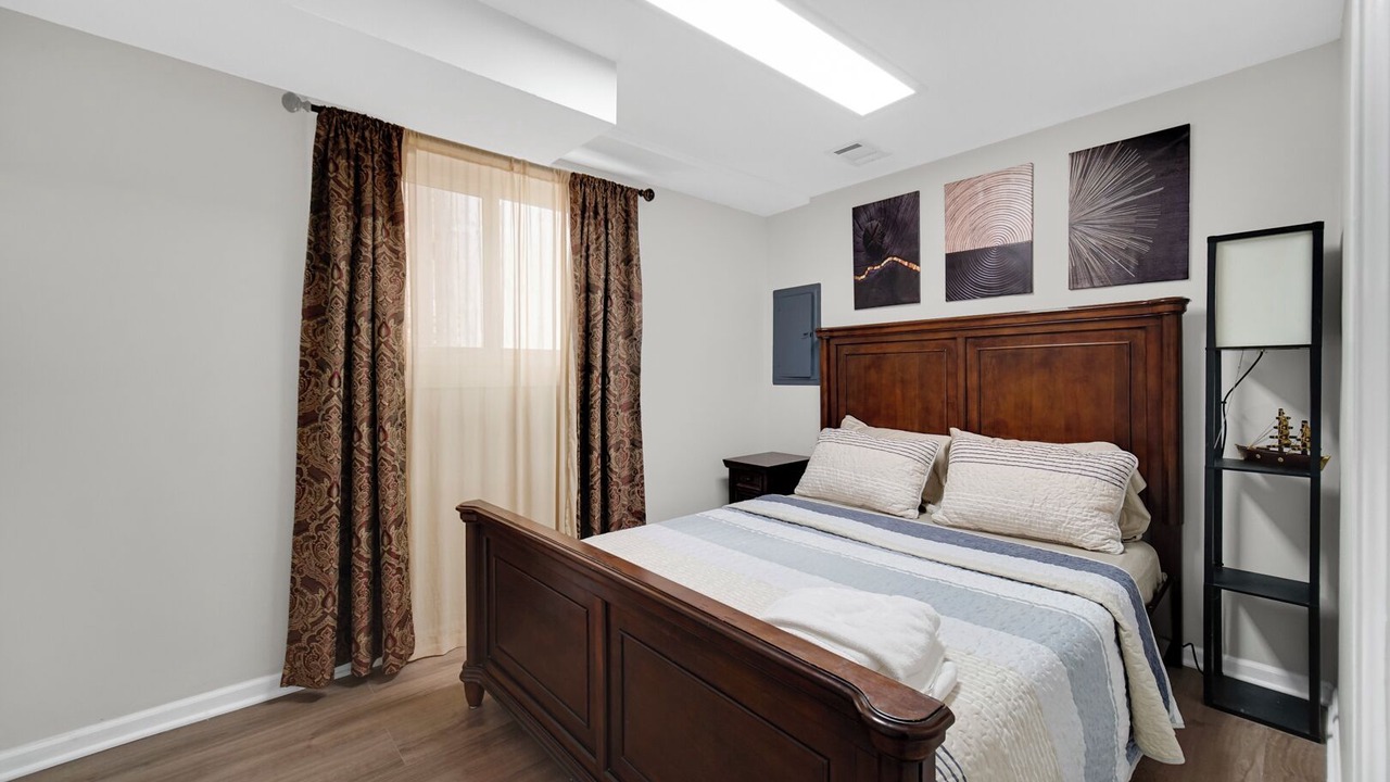 Photo of Bedroom in Evanston
