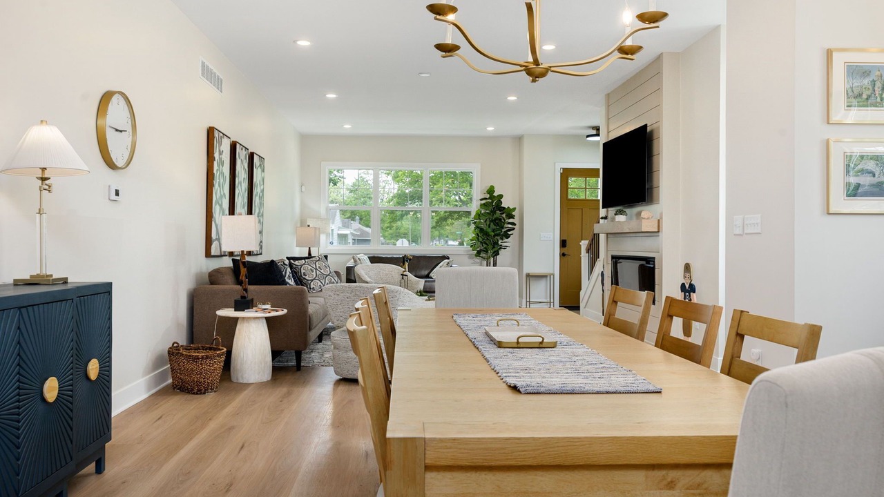 Photo of Livingroom in Wooded Estates