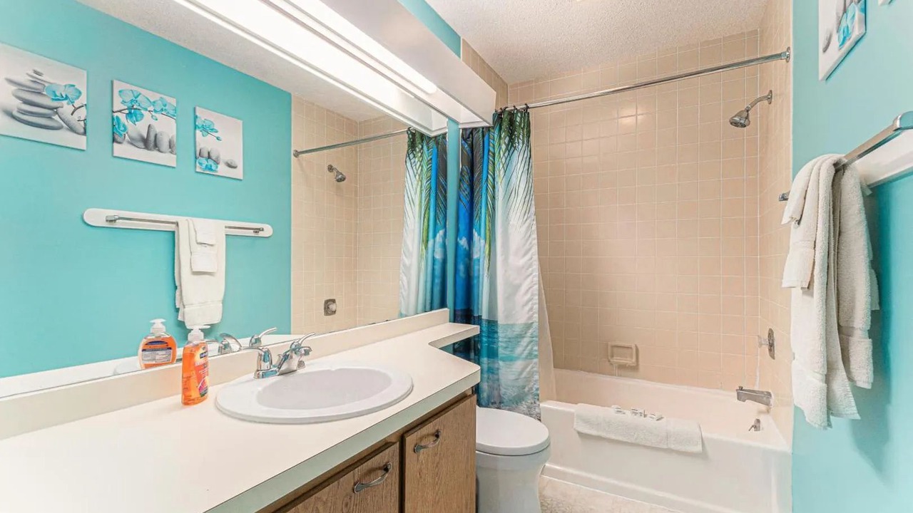 Photo of Bathroom in Maple City
