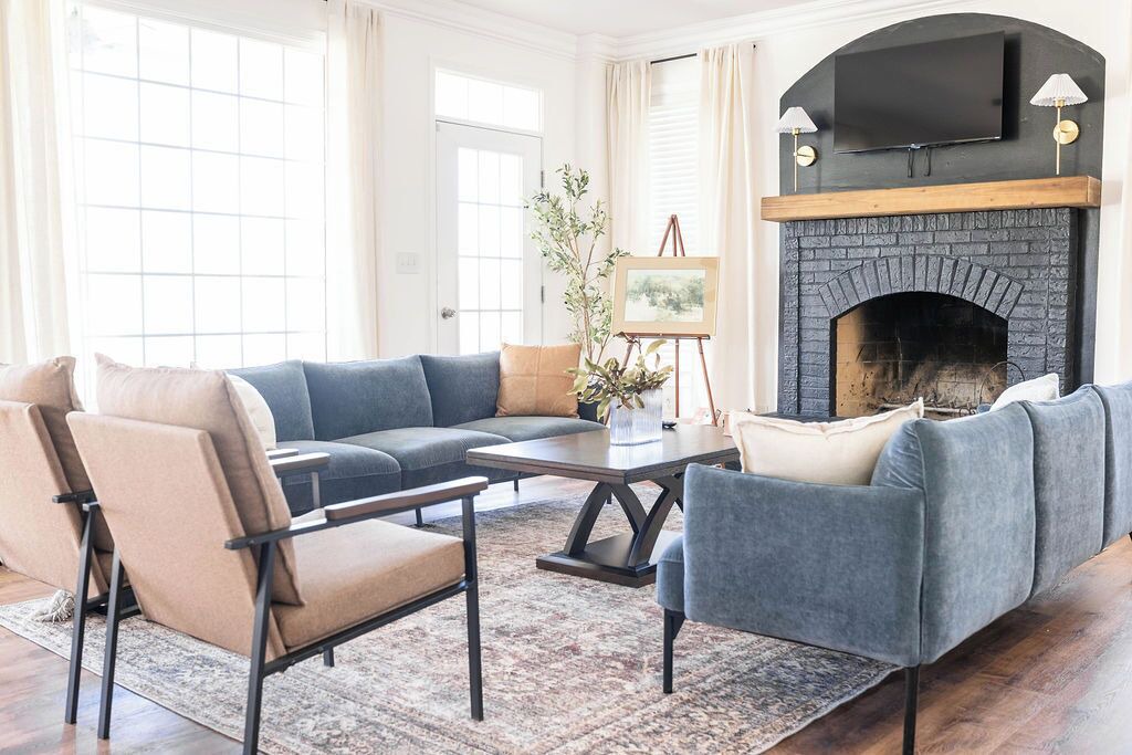 Photo of Livingroom in Eureka