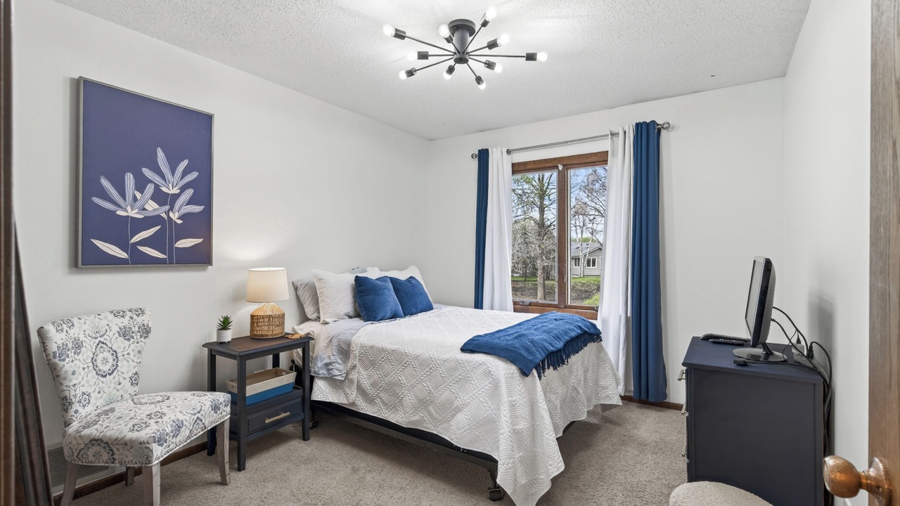 Photo of Bedroom in Maple Grove