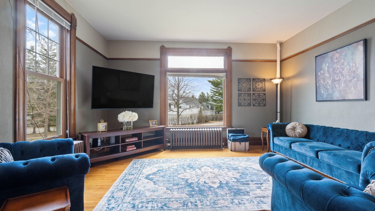 Photo of Livingroom in Lakeside - Lester Park