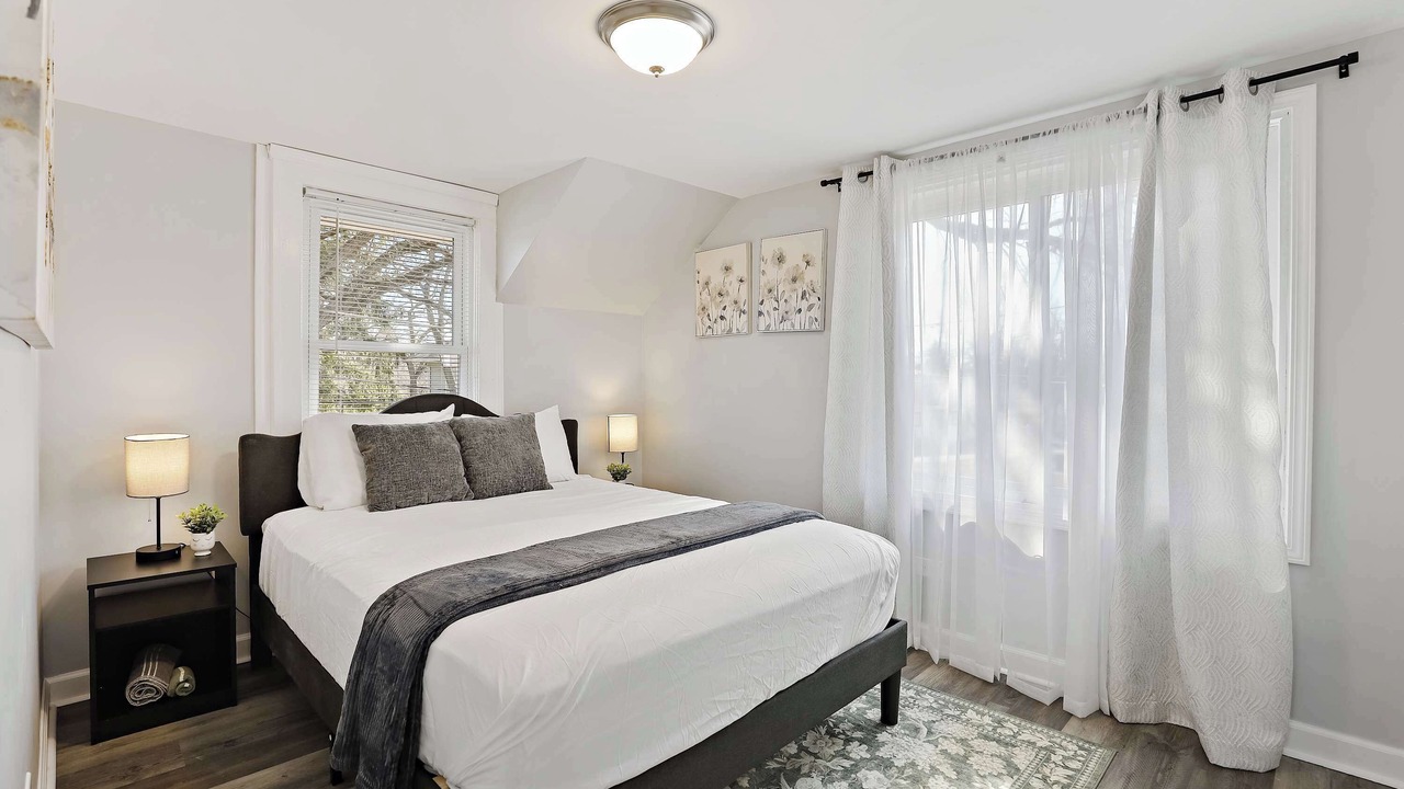 Photo of Bedroom in Russell