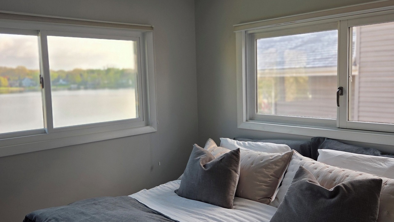 Photo of Bedroom in Lake Shangrila