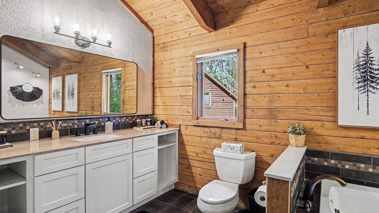 Photo of Bathroom in Plainwell
