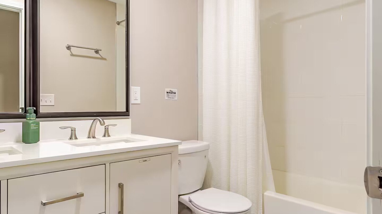 Photo of Bathroom in Garden City