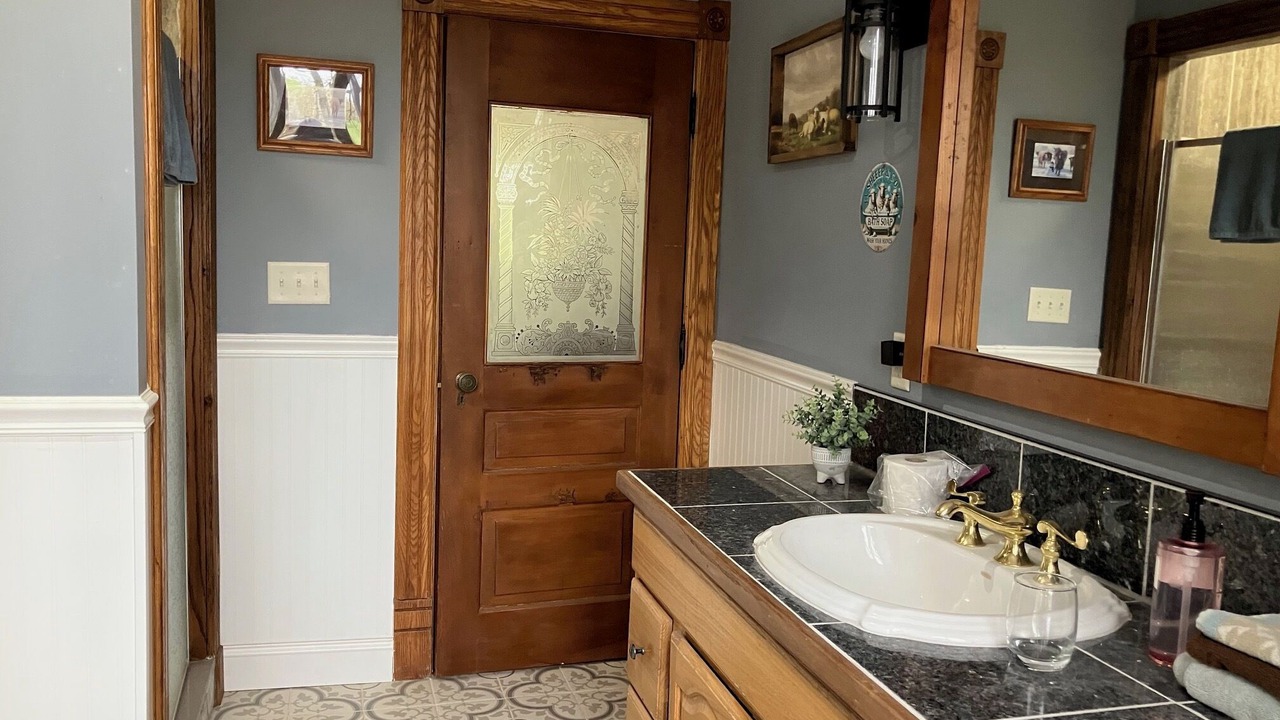 Photo of Bathroom in Ashland