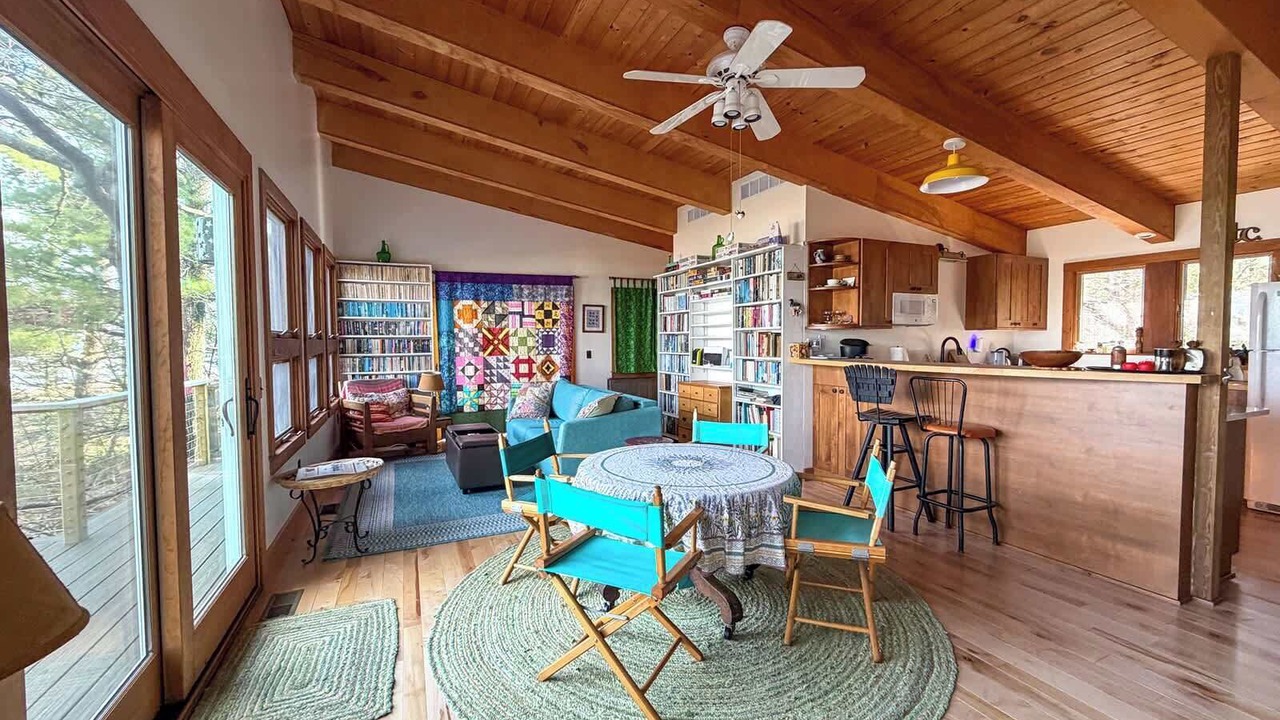 Photo of Livingroom in Kewadin