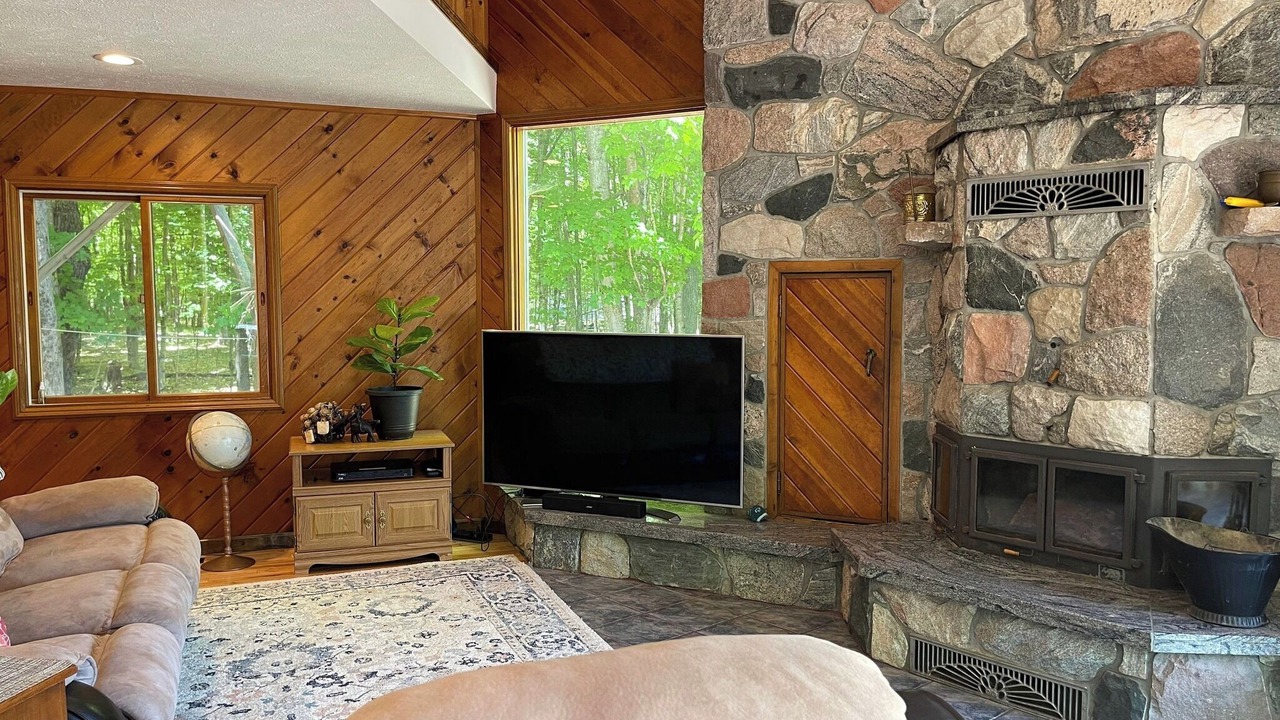 Photo of Livingroom in Fife Lake