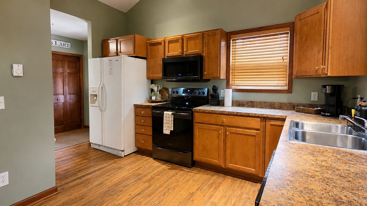 Photo of Kitchen in Higgins Lake