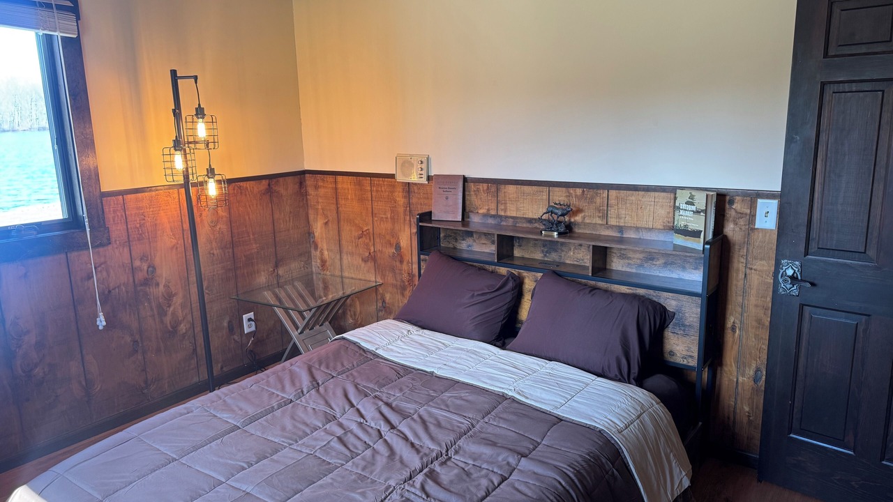 Photo of Bedroom in Thayer