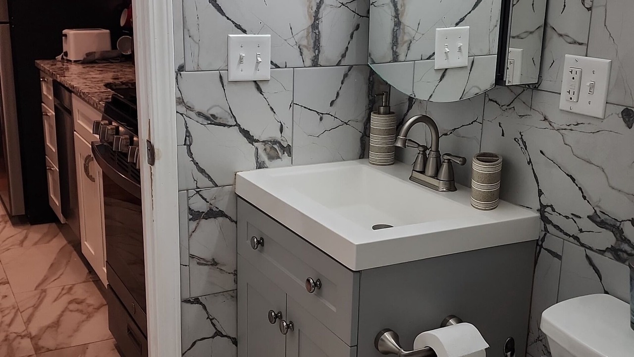 Photo of Bathroom in Rogers Park