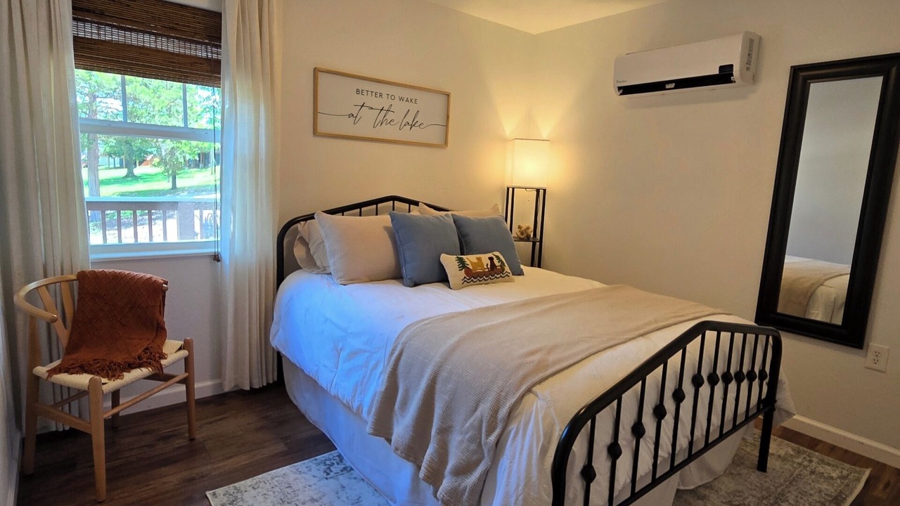 Photo of Bedroom in Jenkins