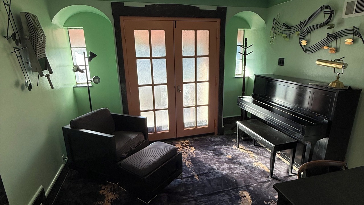 Photo of Livingroom in St. Louis