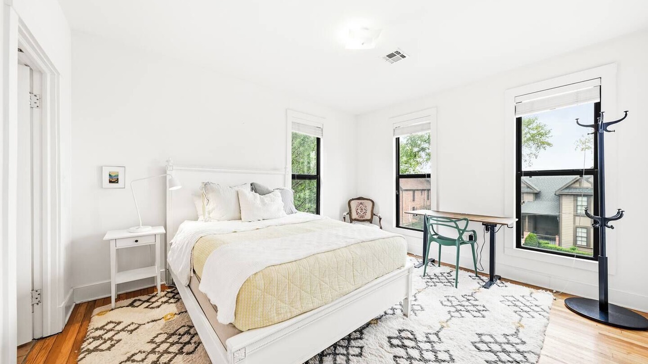 Photo of Bedroom in Westside North