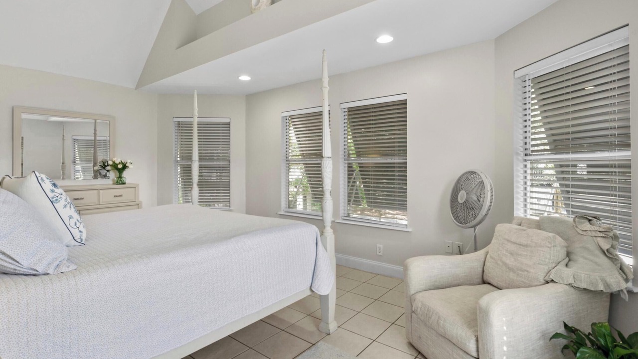 Photo of Bedroom in Mandeville