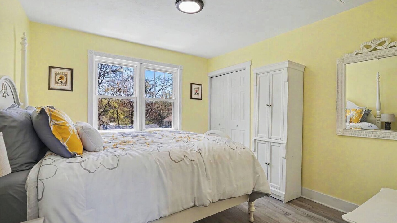 Photo of Bedroom in Lakeside