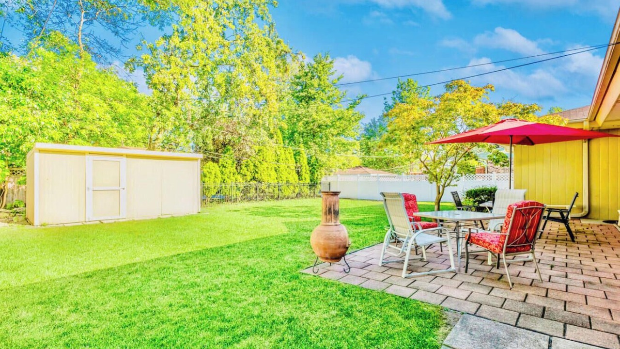 Photo of Outdoor in Elmhurst