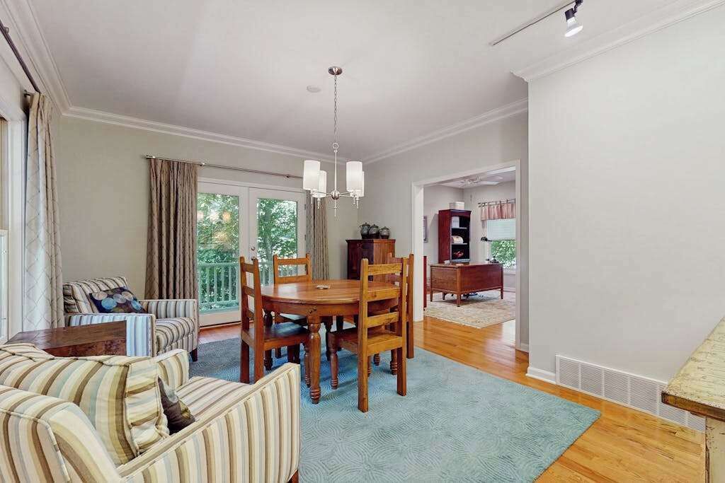 Photo of Livingroom in Grand Beach