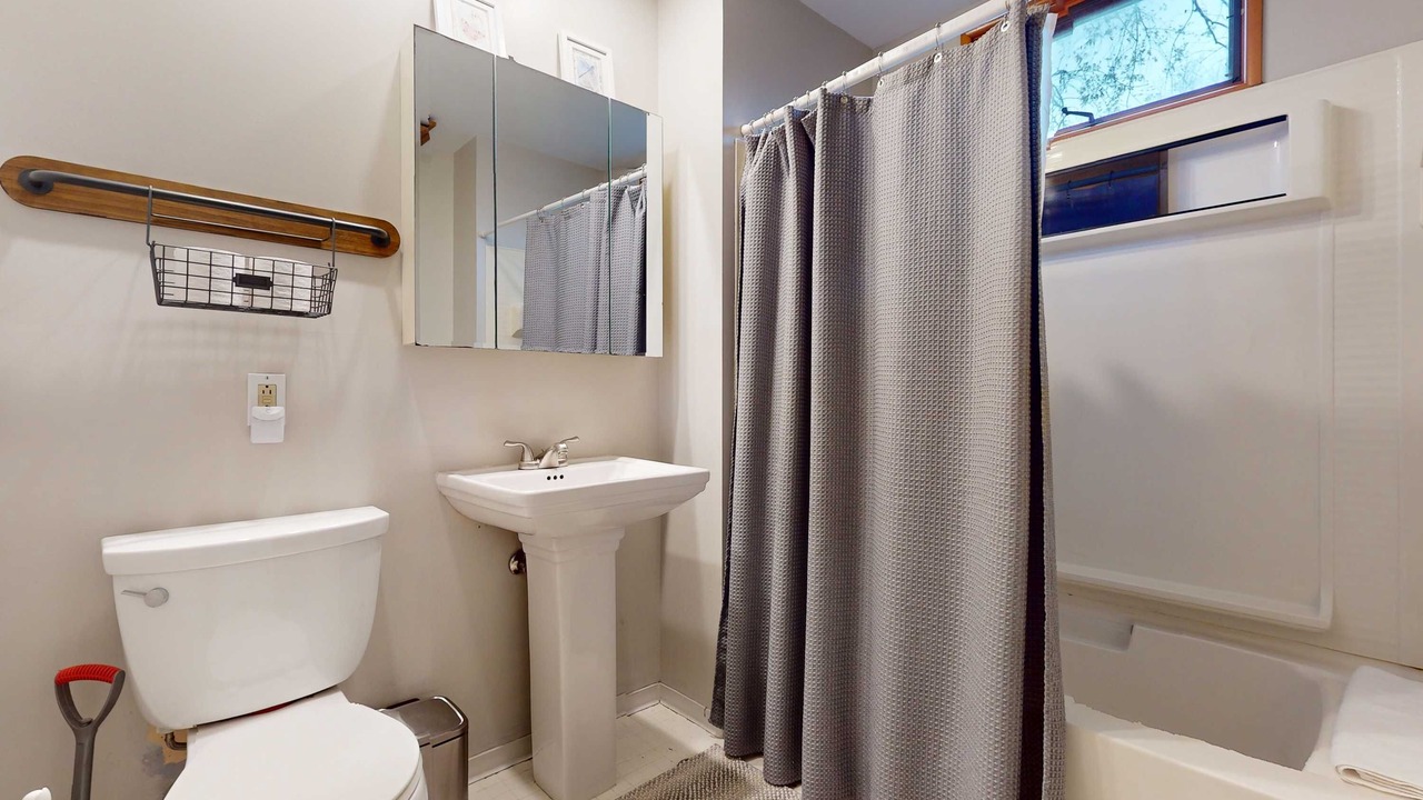 Photo of Bathroom in Lakeside