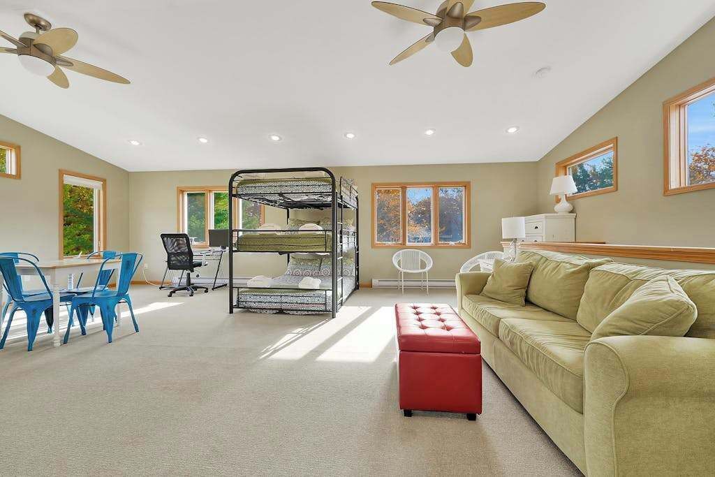 Photo of Livingroom in Empire