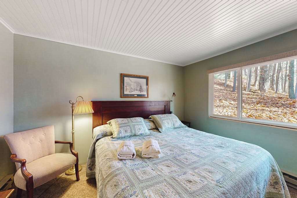 Photo of Bedroom in Maple City